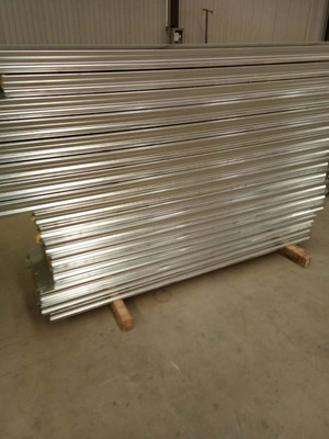 揚(yáng)能500*2500 路基板式非金屬聲屏障圖片_高清圖_細(xì)節(jié)圖-安平縣揚(yáng)能金屬絲網(wǎng)制造 -